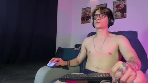 Snapshot of jerrycole_ chatting on October 4, 4:21 am Angelo online show from October 4, 4:21 am