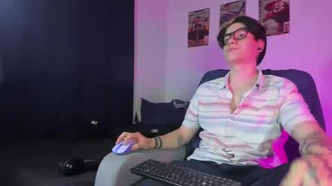 Snapshot of jerrycole_ chatting on October 9, 1:14 am Angelo online show from October 9, 1:14 am