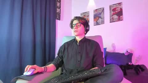 Snapshot of jerrycole_ chatting on October 22, 2:01 am Angelo online show from October 22, 2:01 am