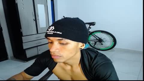 Snapshot of jersiherberth chatting on February 24, 5:05 am jersiherberth online show from February 24, 5:05 am