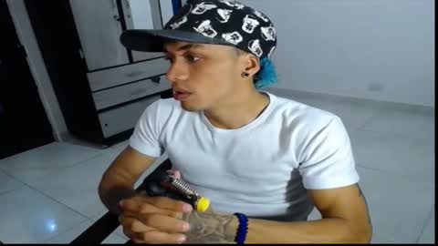 Snapshot of jersiherberth chatting on February 25, 1:15 am jersiherberth online show from February 25, 1:15 am