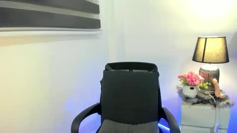 Snapshot of jersthebigasscockxxx chatting on October 16, 5:19 am jersthebigasscockxxx online show from October 16, 5:19 am