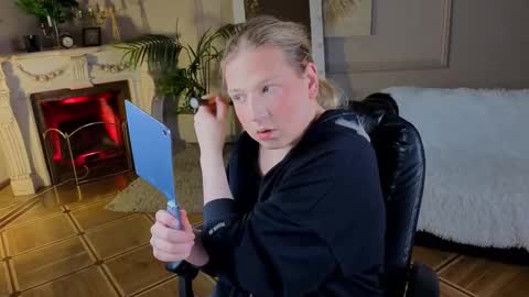 jes_solar online show from November 13, 9:58 pm