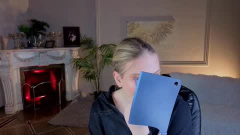 jes_solar online show from November 14, 10:07 pm