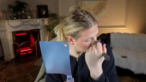 jes_solar online show from November 27, 10:01 pm