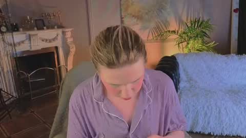 jes_solar online show from April 26, 9:01 pm