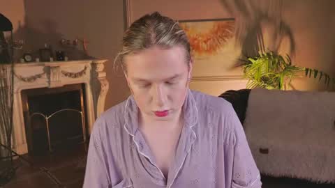 Snapshot of jes_solar chatting on May 7, 10:04 pm jes_solar online show from May 7, 10:04 pm