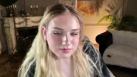 Snapshot of jes_solar chatting on June 11, 2:22 am jes_solar online show from June 11, 2:22 am
