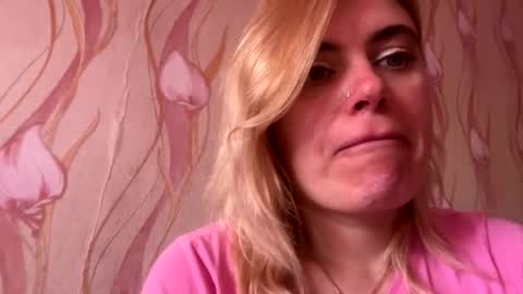 Snapshot of jeslynomert chatting on October 12, 11:42 am JeslyNomert online show from October 12, 11:42 am