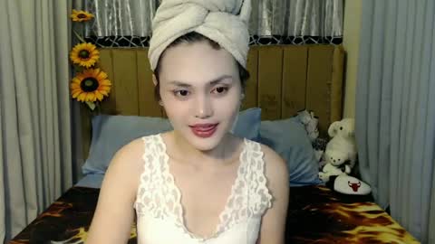 jess_goddes online show from June 21, 4:31 pm