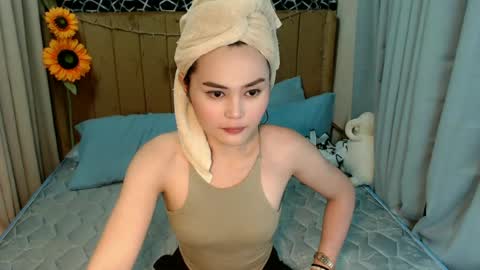 jess_goddes online show from July 9, 10:41 am