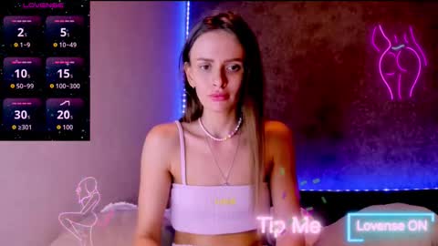 Snapshot of jess_kahawaty chatting on November 19, 8:36 am Jess online show from November 19, 8:36 am