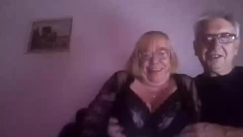 Snapshot of jessandsilverfox61 chatting on November 2, 9:06 pm jessandsilverfox61 online show from November 2, 9:06 pm