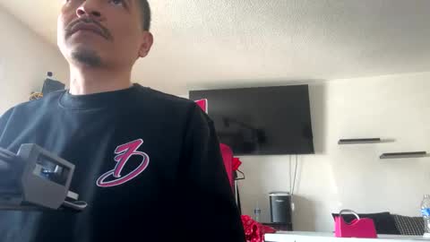 Hungjessy online show from January 31, 5:10 pm