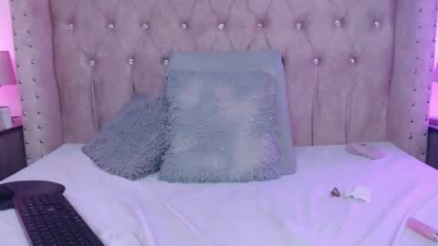 Snapshot of jessica_carter_ chatting on December 16, 11:37 am Jessica online show from December 16, 11:37 am