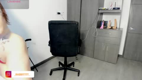 jessica_rabbit777_ online show from July 10, 9:50 pm