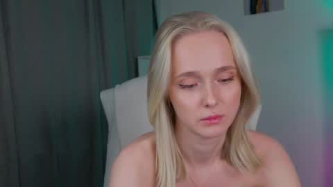 Snapshot of jessica_rays chatting on June 5, 6:52 am Jessica online show from June 5, 6:52 am