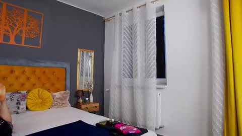 Jessica White online show from September 15, 3:50 am