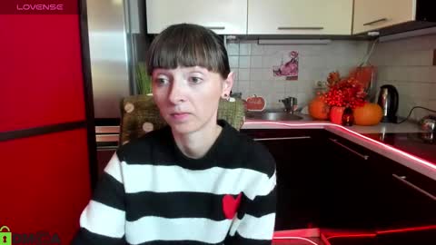 jessicaforris online show from October 22, 7:08 am