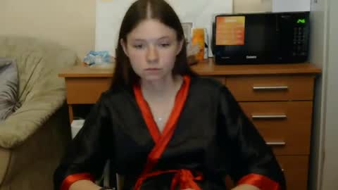 jessicaholland1 online show from July 8, 6:12 pm