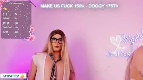 Snapshot of jessicameron chatting on March 12, 3:02 am JESSI AND NAOMI online show from March 12, 3:02 am