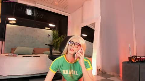 JESSI AND NAOMI online show from June 30, 3:51 am
