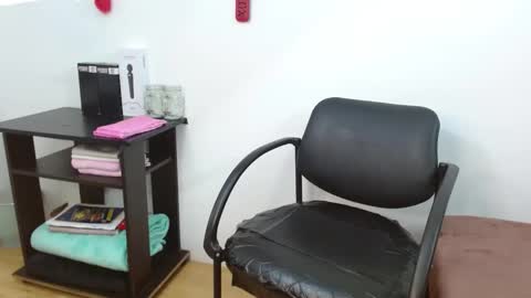 jessicarabbit4 online show from January 27, 1:37 am