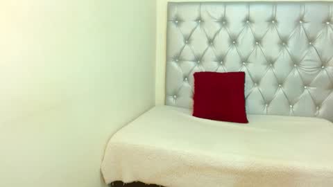 jessicarabbit4 online show from October 28, 3:10 am