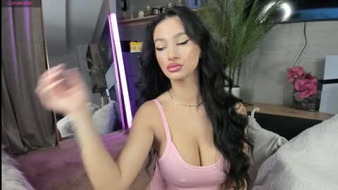 Snapshot of jessicaverse chatting on November 4, 4:44 am Jess online show from November 4, 4:44 am