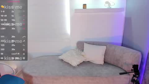 Jessisa online show from June 6, 3:39 pm
