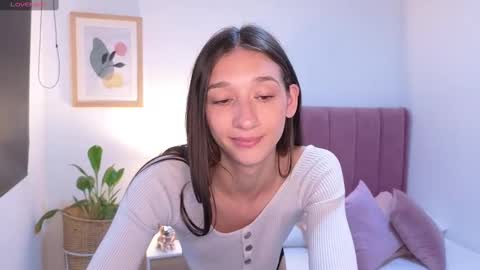 Snapshot of jessie__02 chatting on December 19, 7:51 pm Jess online show from December 19, 7:51 pm