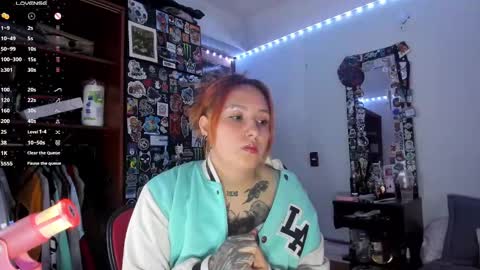 Snapshot of jessie_williams_01 chatting on December 12, 10:20 pm Your Sweet Angel online show from December 12, 10:20 pm
