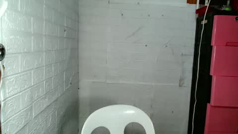 Snapshot of jessiefoxx0 chatting on March 5, 6:59 pm Jessie online show from March 5, 6:59 pm