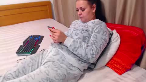 jessiestar3 online show from February 14, 7:54 pm