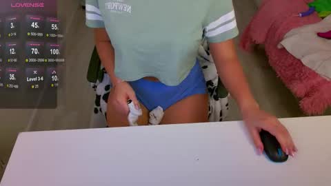 Jessi online show from November 12, 1:44 pm