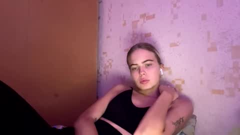 Snapshot of jessika_evans chatting on October 15, 12:38 pm jessika_evans online show from October 15, 12:38 pm