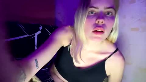 Snapshot of jessika_evans chatting on November 28, 9:28 pm jessika_evans online show from November 28, 9:28 pm