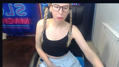 Snapshot of jessikaalba chatting on January 8, 9:34 pm Victoria online show from January 8, 9:34 pm