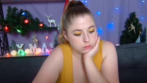 Snapshot of jessikadaniels chatting on December 3, 7:10 am Jess online show from December 3, 7:10 am