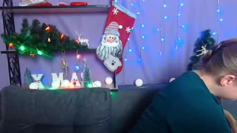 Snapshot of jessikadaniels chatting on December 9, 7:17 am Jess online show from December 9, 7:17 am