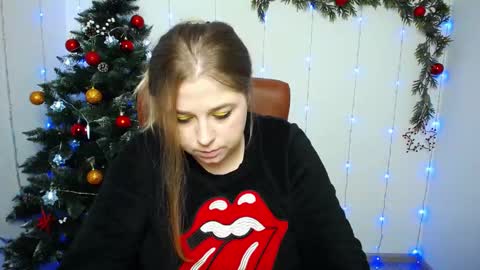 Snapshot of jessikadaniels chatting on December 13, 7:47 am Jess online show from December 13, 7:47 am