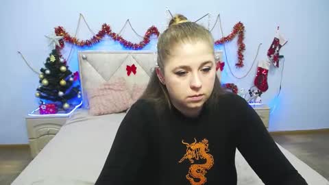 Snapshot of jessikadaniels chatting on December 17, 7:29 am Jess online show from December 17, 7:29 am