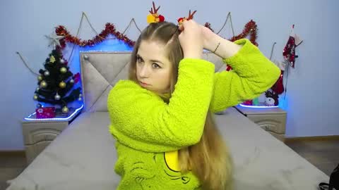 Snapshot of jessikadaniels chatting on December 23, 7:17 am Jess online show from December 23, 7:17 am