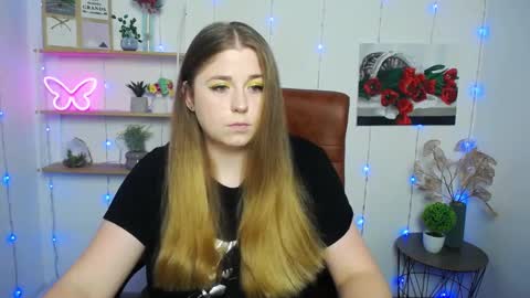 Snapshot of jessikadaniels chatting on March 4, 7:19 am Jess online show from March 4, 7:19 am