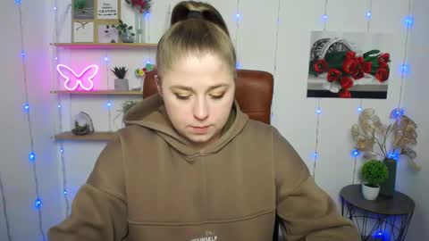 Snapshot of jessikadaniels chatting on March 6, 10:09 am Jess online show from March 6, 10:09 am