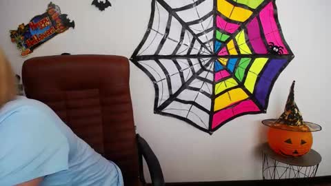 Snapshot of jessikadaniels chatting on October 17, 7:22 am Jess online show from October 17, 7:22 am