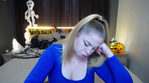 Snapshot of jessikadaniels chatting on October 23, 6:45 am Jess online show from October 23, 6:45 am