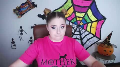 Snapshot of jessikadaniels chatting on October 28, 7:23 am Jess online show from October 28, 7:23 am