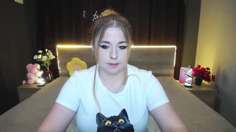 Snapshot of jessikadaniels chatting on November 6, 7:31 am Jess online show from November 6, 7:31 am