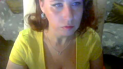 Snapshot of jessjess4you chatting on April 12, 3:33 am jessjess4you online show from April 12, 3:33 am